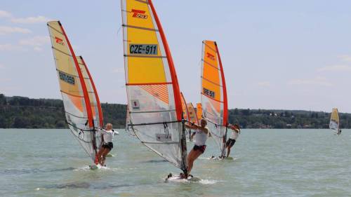 Tři medaile z MS pro naše mladé windsurfaře